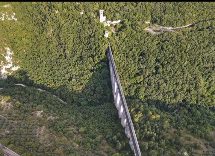 Sotto I Tetti Del Borgo Apartman Spoleto Kültér fotó