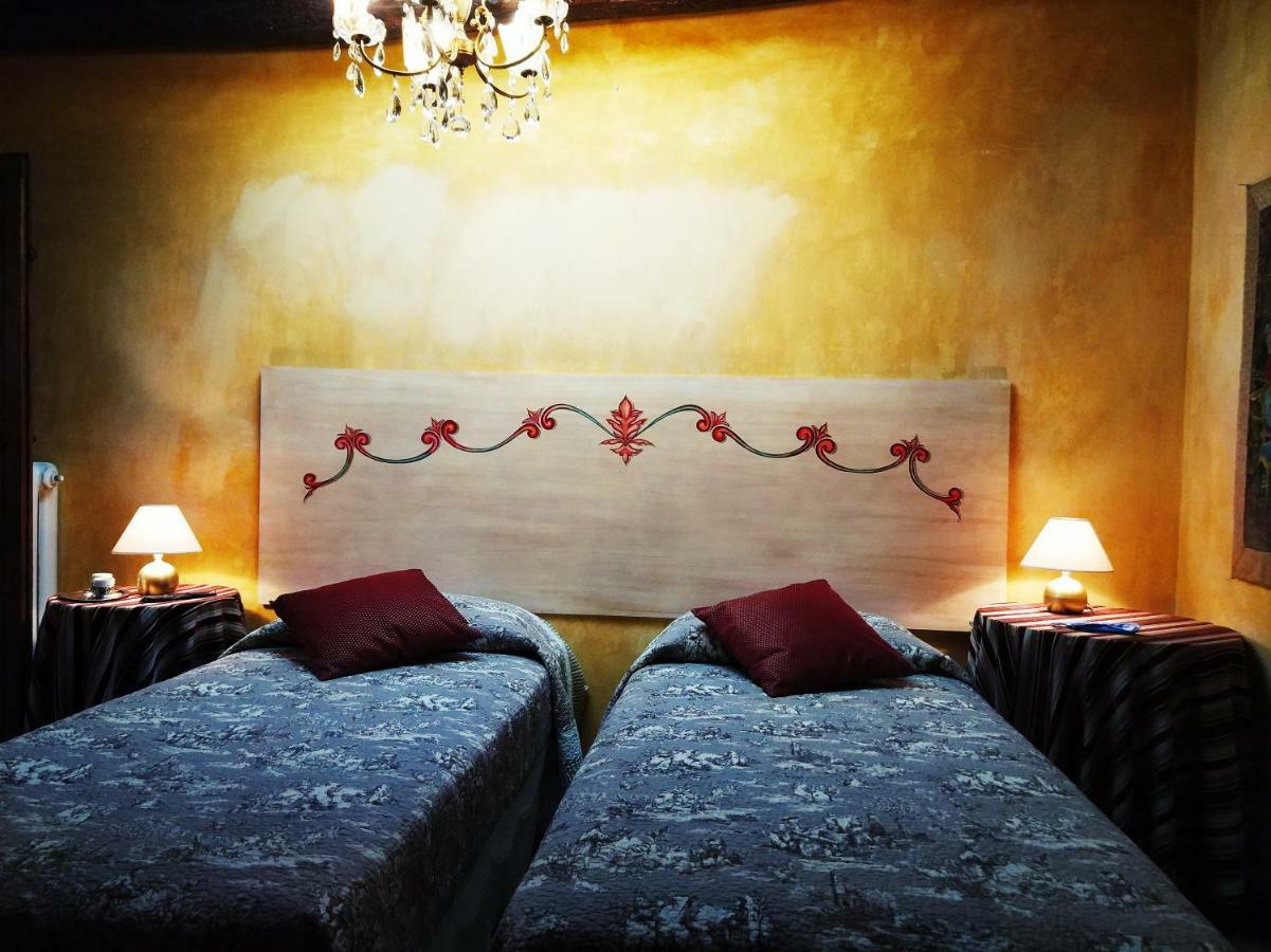 Sotto I Tetti Del Borgo Apartman Spoleto Kültér fotó